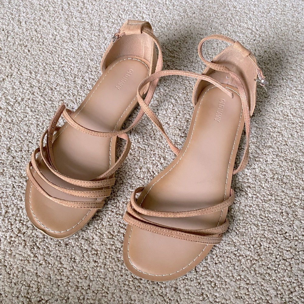 Old Navy Women’s Sandals Tan with Adjustable Straps Size 8